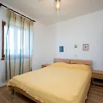 Apartments By The Sea Veli Rat, Dugi Otok - 438