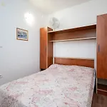 Apartments By The Sea Veli Rat, Dugi Otok - 438 Apartment *