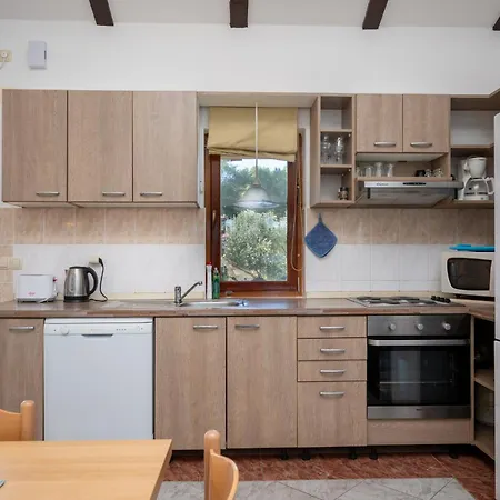 Apartments By The Sea Veli Rat, Dugi Otok - 438 *