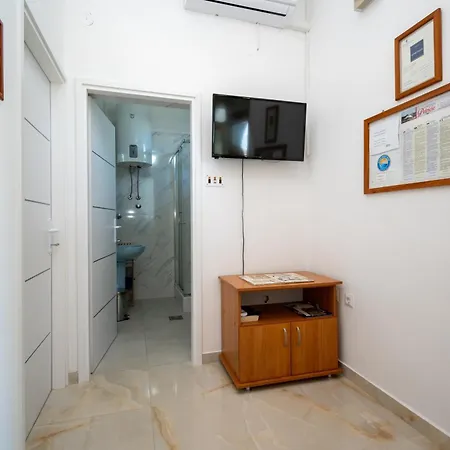 Apartments By The Sea Veli Rat, Dugi Otok - 438 * Veli Rat