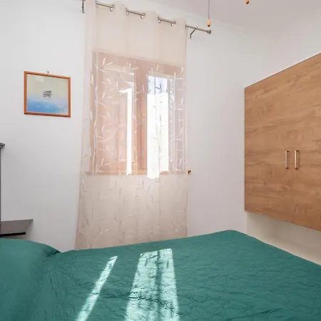 Apartments By The Sea Veli Rat, Dugi Otok - 438 Apartment