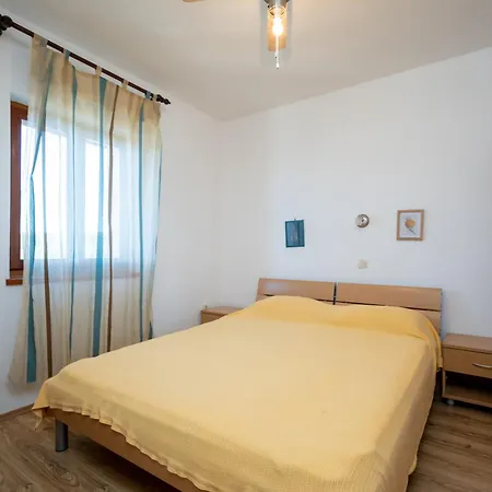 Apartments By The Sea Veli Rat, Dugi Otok - 438