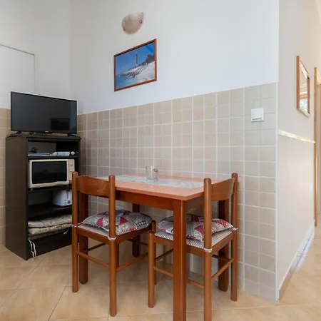 Apartment Apartments By The Sea Veli Rat, Dugi Otok - 438 *